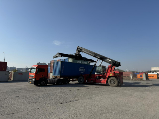 新春逆“家”行，护航晶科出货路